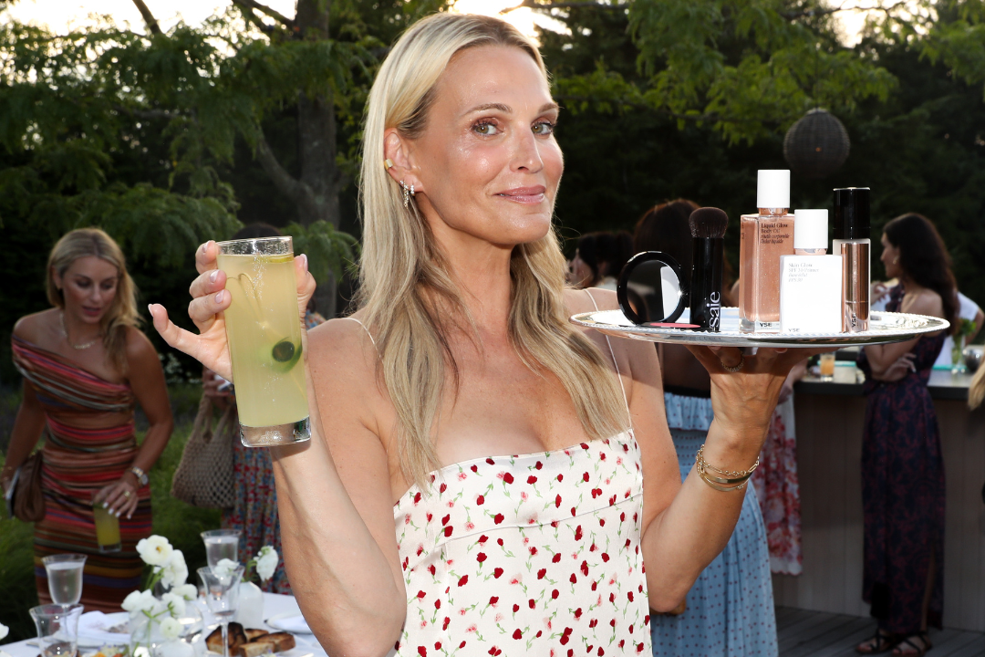 Read more about the article Inside Molly Sims’ YSE Beauty Party With Casamigos