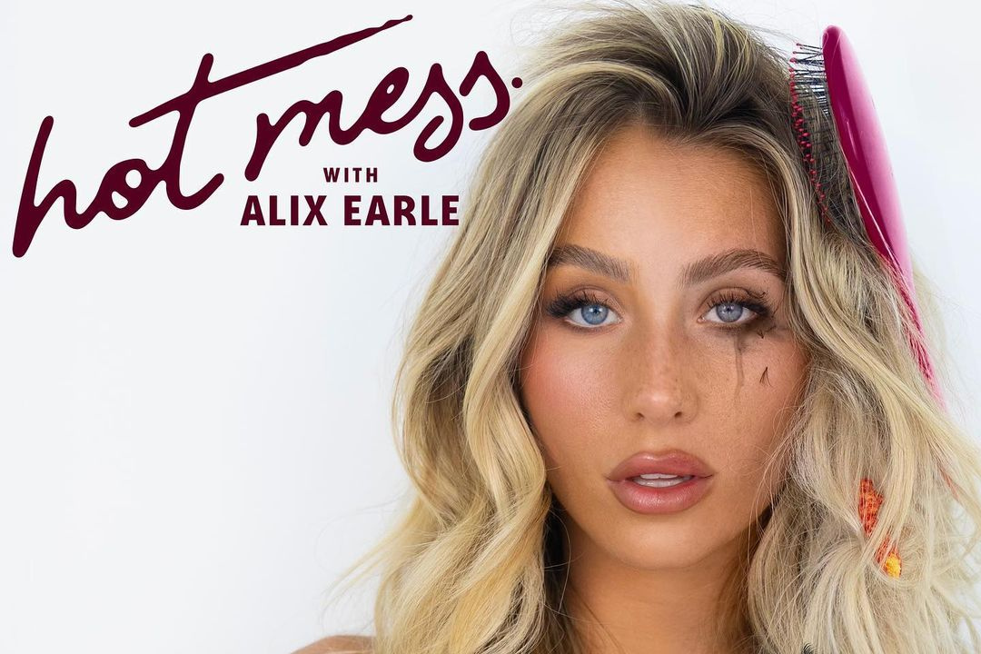 Read more about the article Alix Earle Announces “Hot Mess” Podcast Under Alex Cooper’s Unwell Network