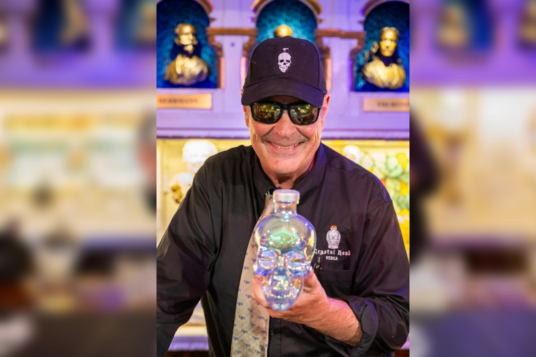 Read more about the article Inside The Magic Castle With Dan Aykroyd & Crystal Head Vodka