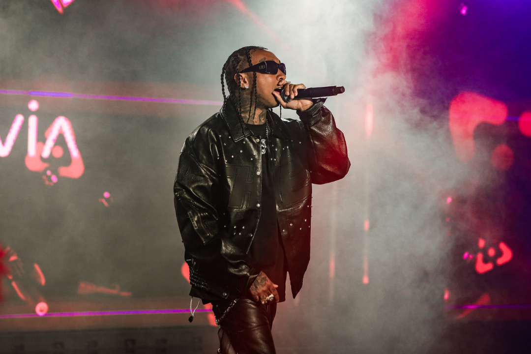 Read more about the article Inside The Inaugural Vinivia Awards In LA: Tyga, Kelly Rowland & More