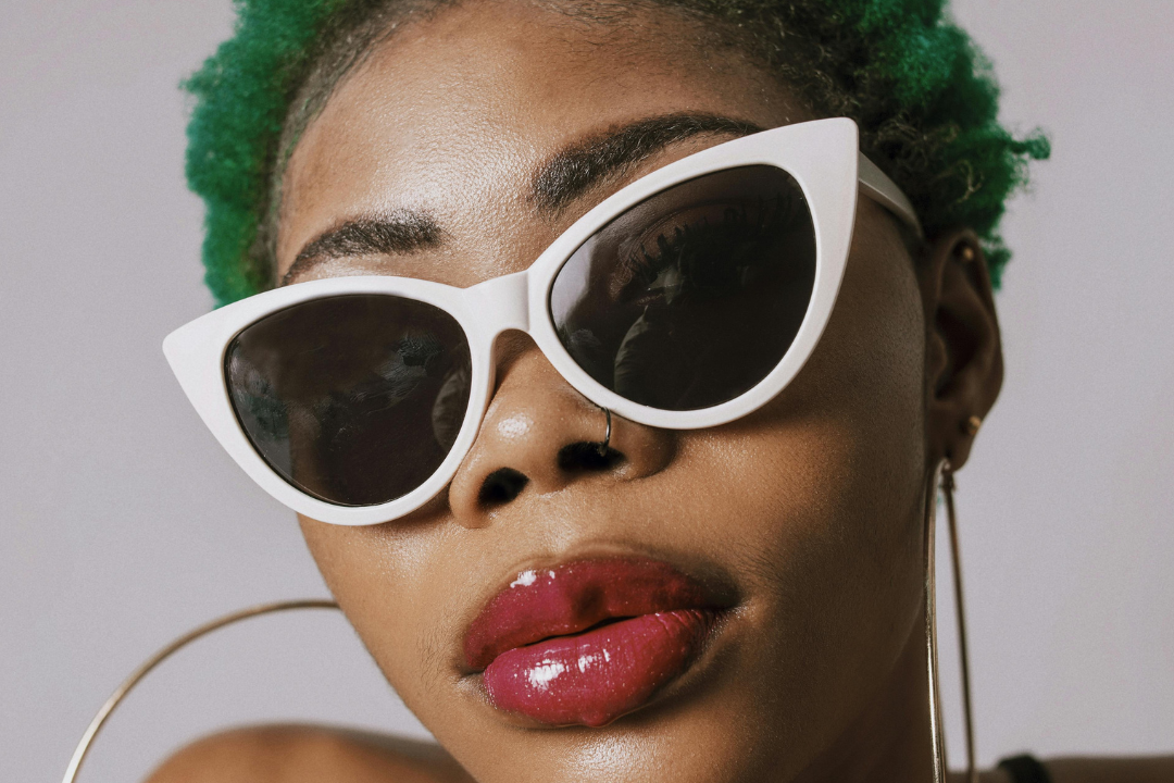 Read more about the article Throwing Shade: Shop 10 Steezy Sunglasses For Summer