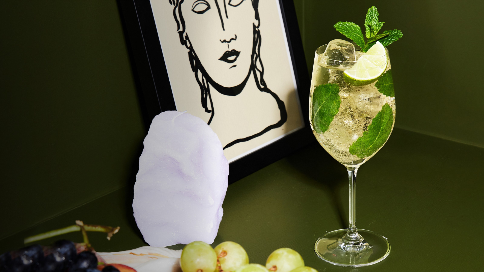 Read more about the article The It-Girl Drink of Met Gala Monday? St-Germain Hugo Spritz