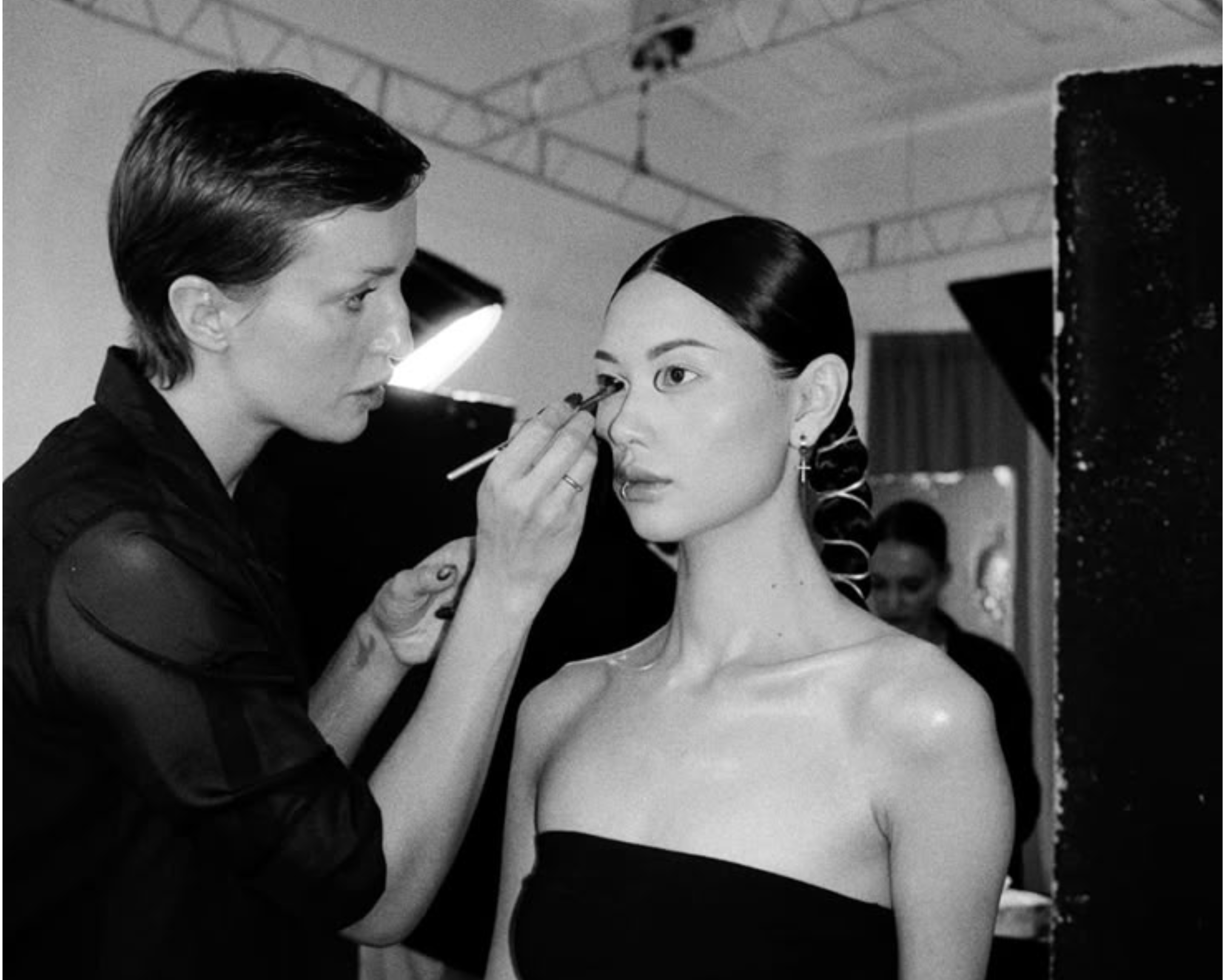 Read more about the article Prime Time: 8 Primers That Keep Your Face on from First Dance to Last Call