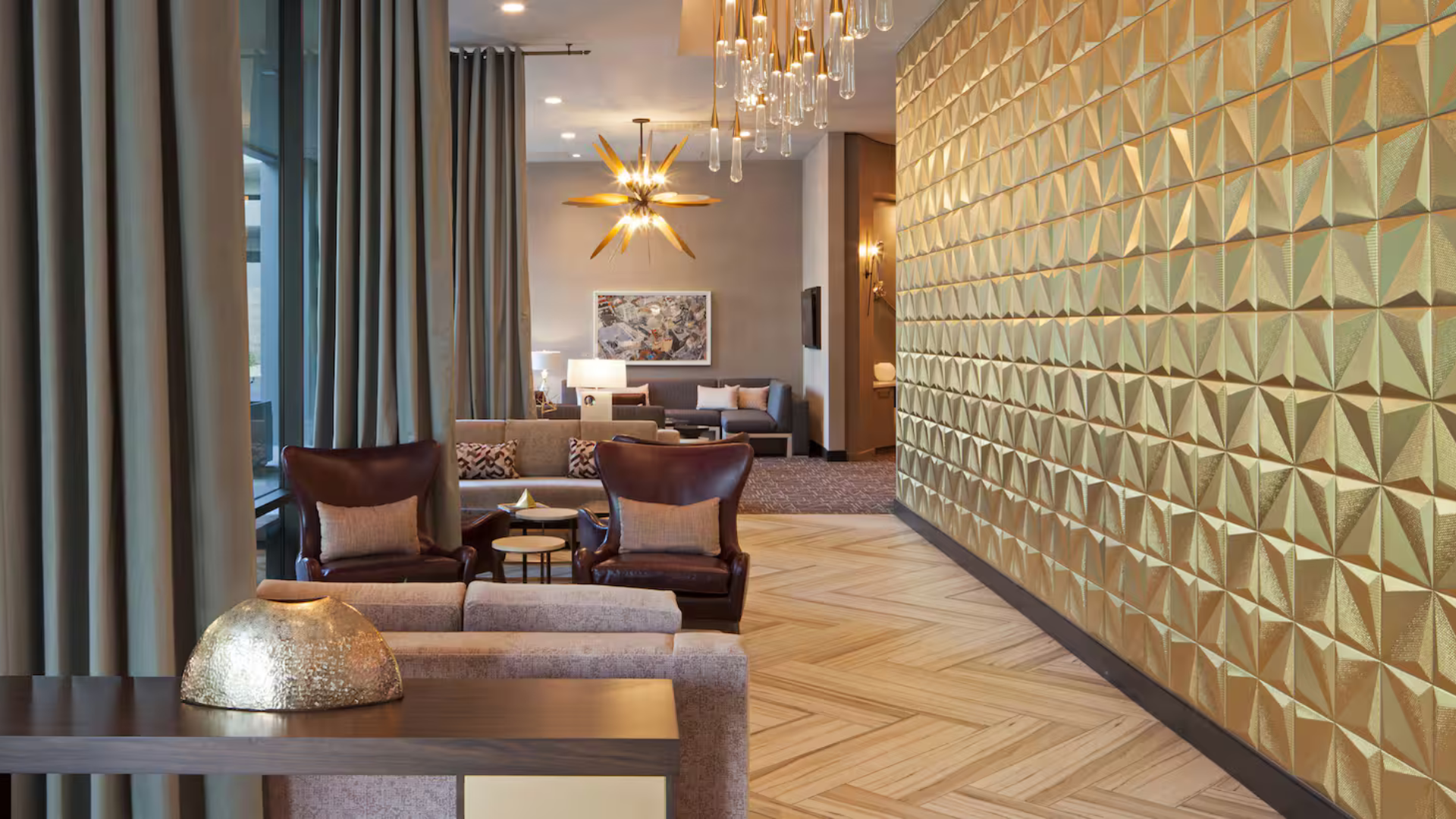 Read more about the article Touchdown at H Hotel Los Angeles Curio Collection by Hilton