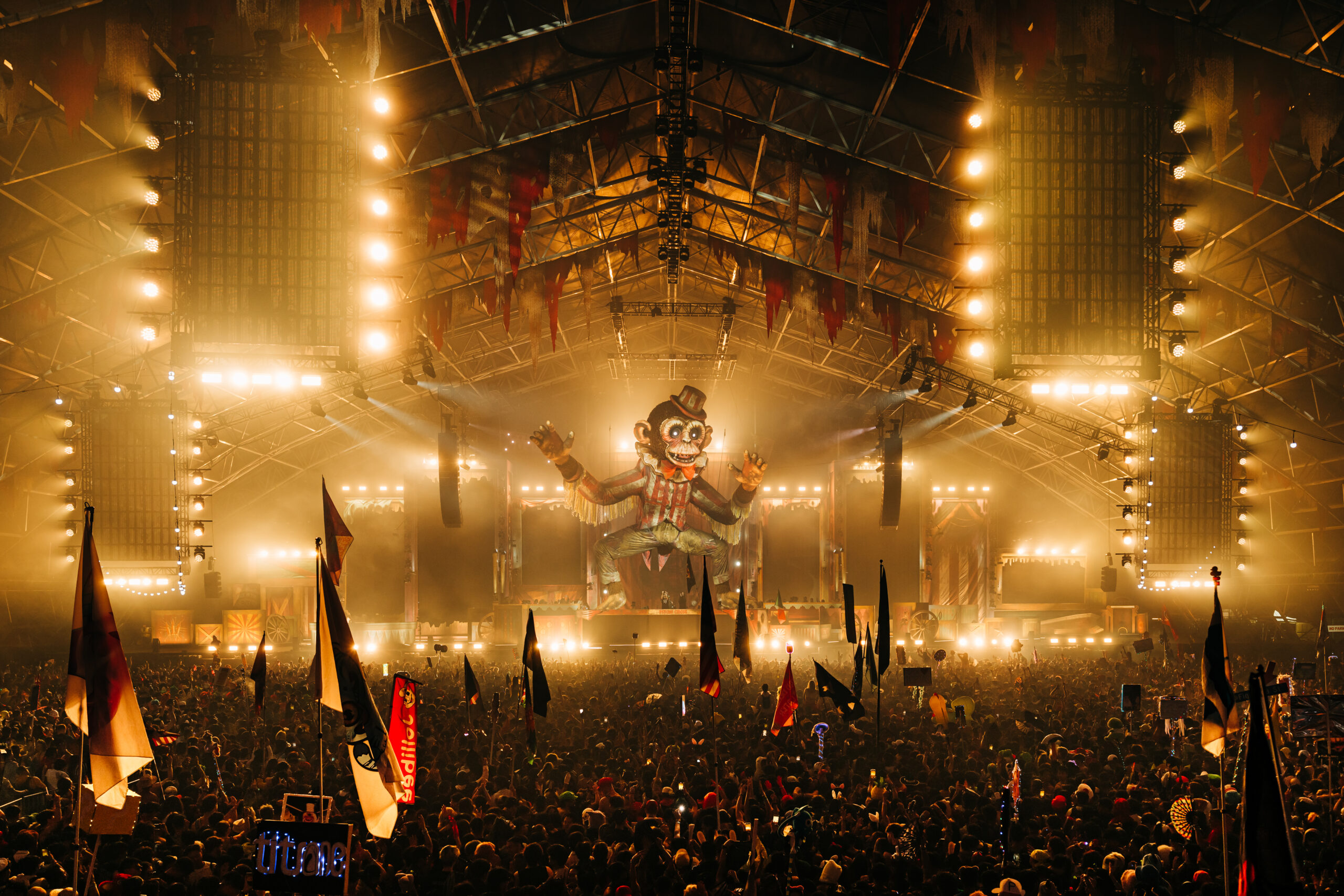 Read more about the article Loop Magazine’s Official Escape Psycho Circus 2025 Recap: Enter at Your Own Risk