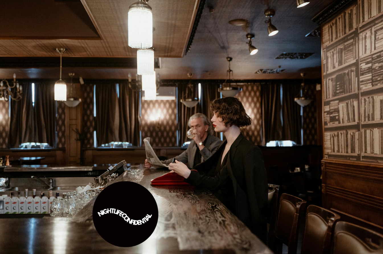 Read more about the article I let an older man buy drinks for me and my date.