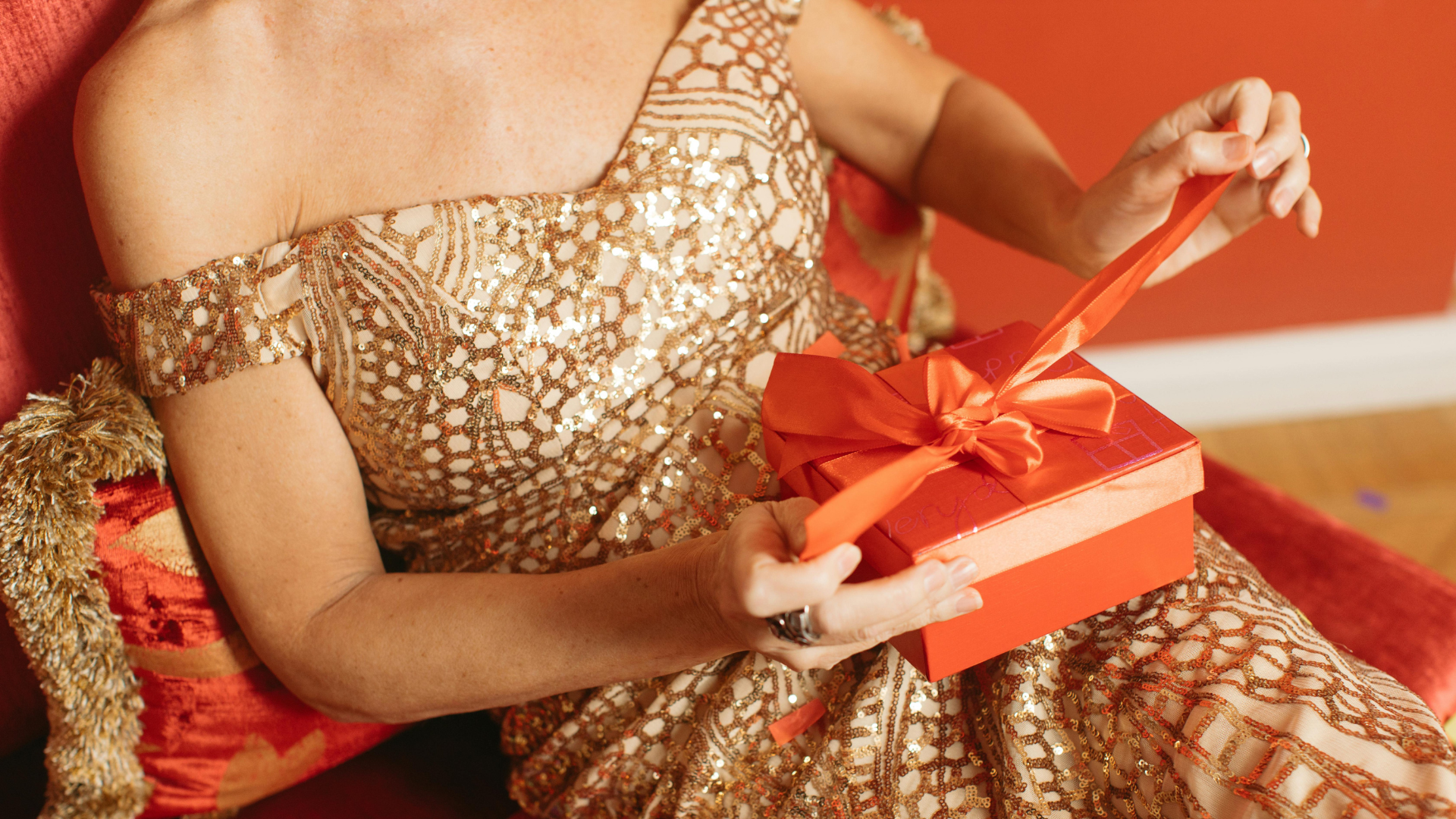 Read more about the article Dressed to Sleigh: 8 Dresses Ready for Holiday Party Glam