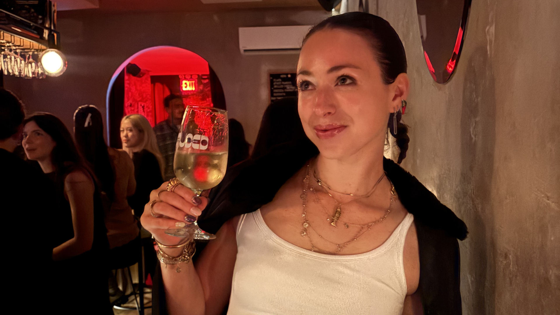 Read more about the article From Closings to Cocktails: An NYC Agent’s Guide to the Late 20s Single Scene