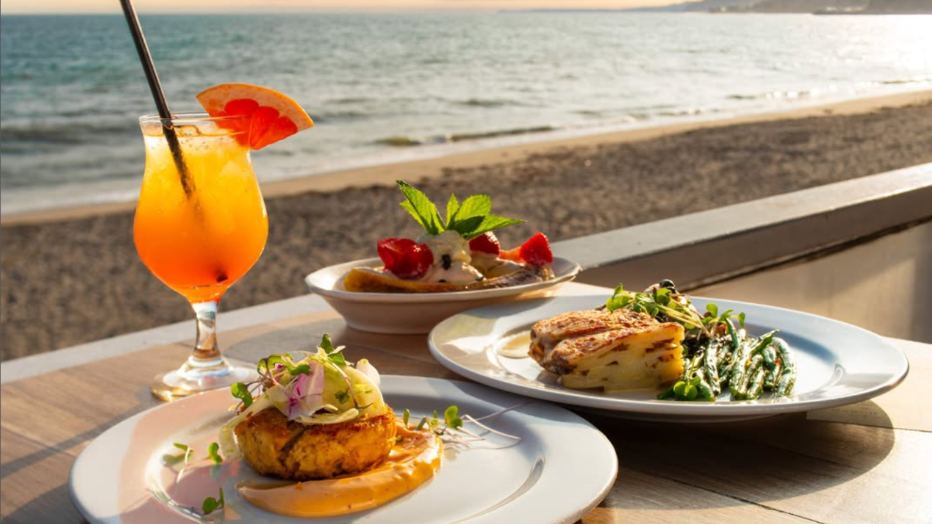 Read more about the article Where to Eat on the Beach in LA: 8 Restaurants With Oceanfront Views