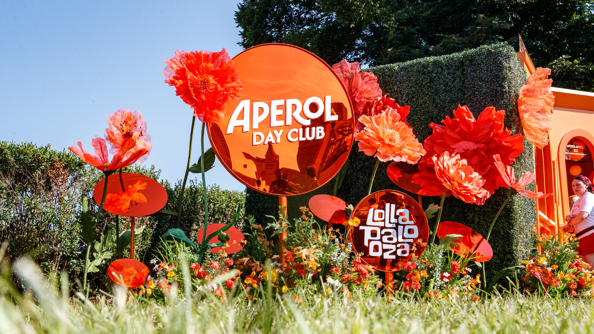 Read more about the article Aperol Day Club Was the Hottest Hangout at Lollapalooza 2026